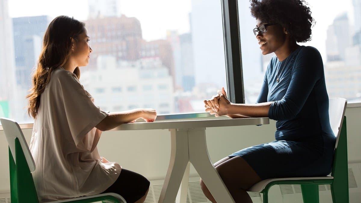 8 Warning Signs You're Talking to the Wrong Financial Adviser